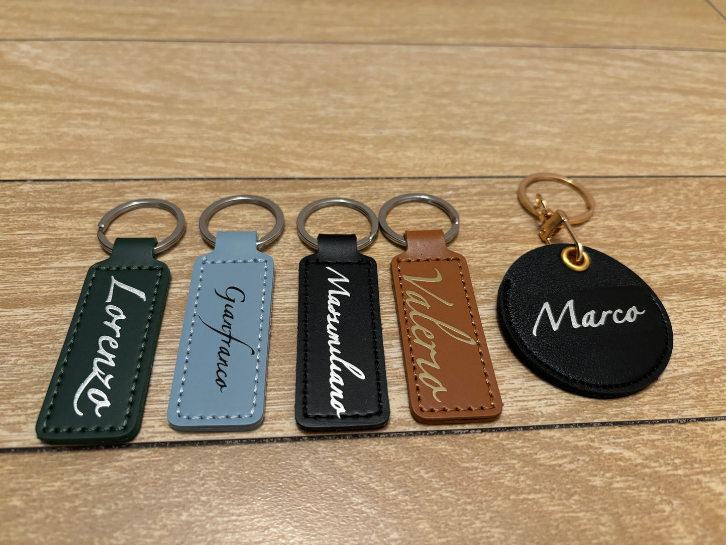 Portachiavi Personalizzati in Ecopelle - Eleganza e Sostenibilità