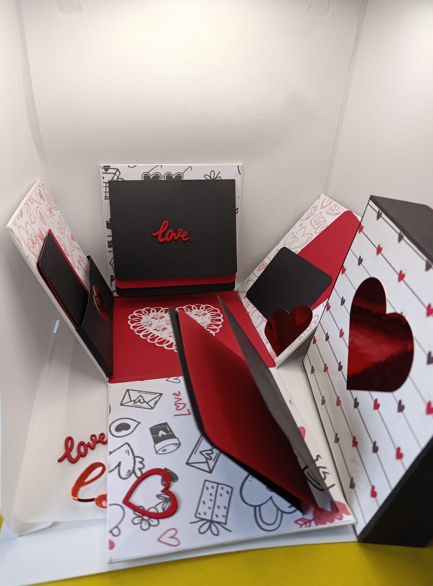 🎁 Caja sorpresa que se convierte en álbum