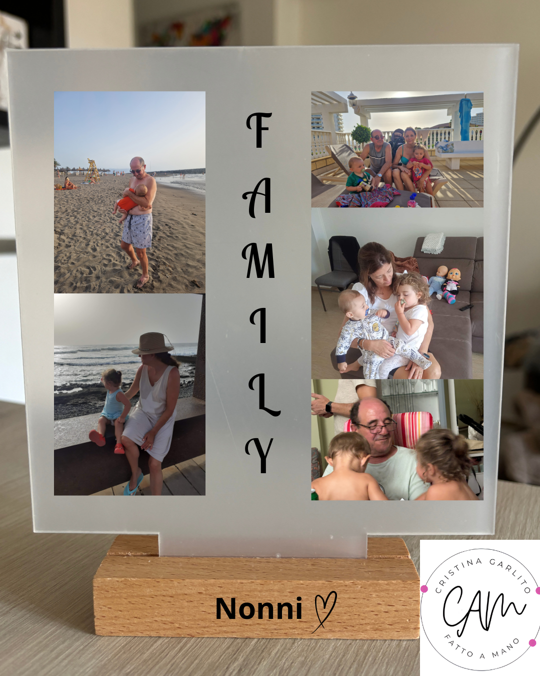 Cornice Trasparente Personalizzata – Plexiglass con Base in Legno