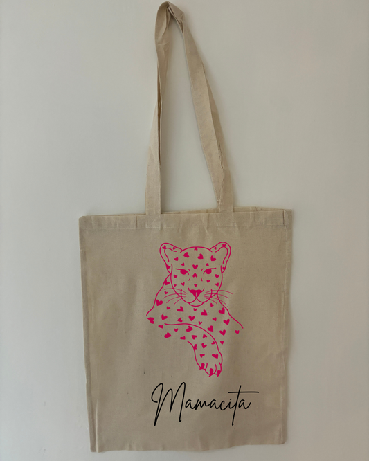 Dentro ci trovi di tutto. Fuori, la Mamacita
