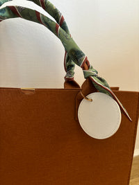 Personalized Felt Bag with Colored Handles – Elegance, Style, and Functionality