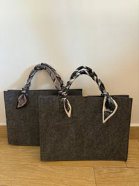 Personalized Felt Bag with Colored Handles – Elegance, Style, and Functionality