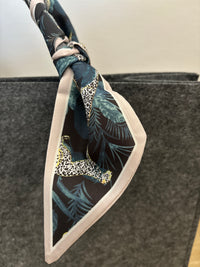 Personalized Felt Bag with Colored Handles – Elegance, Style, and Functionality