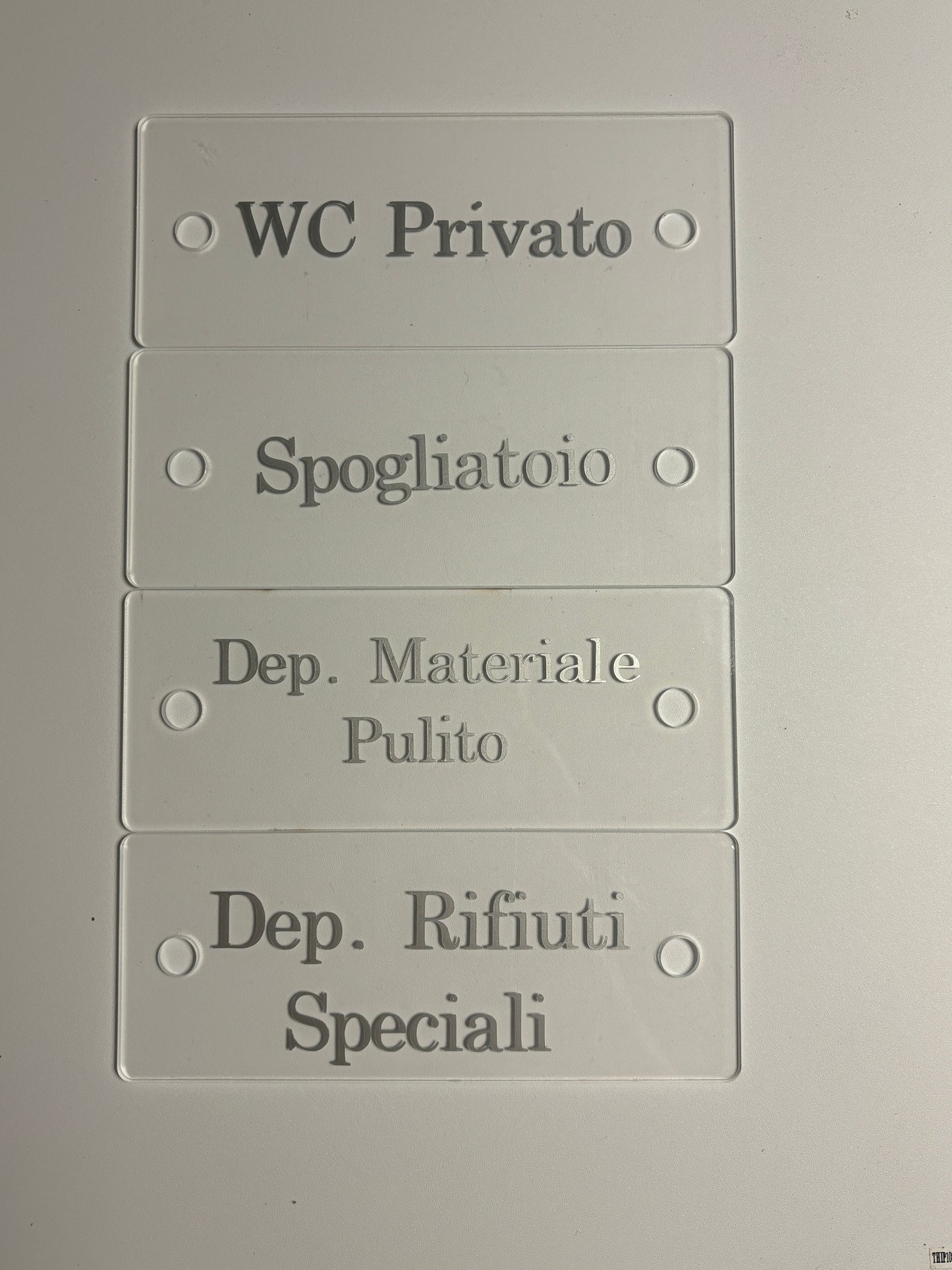 Cartelli in plexiglass personalizzati