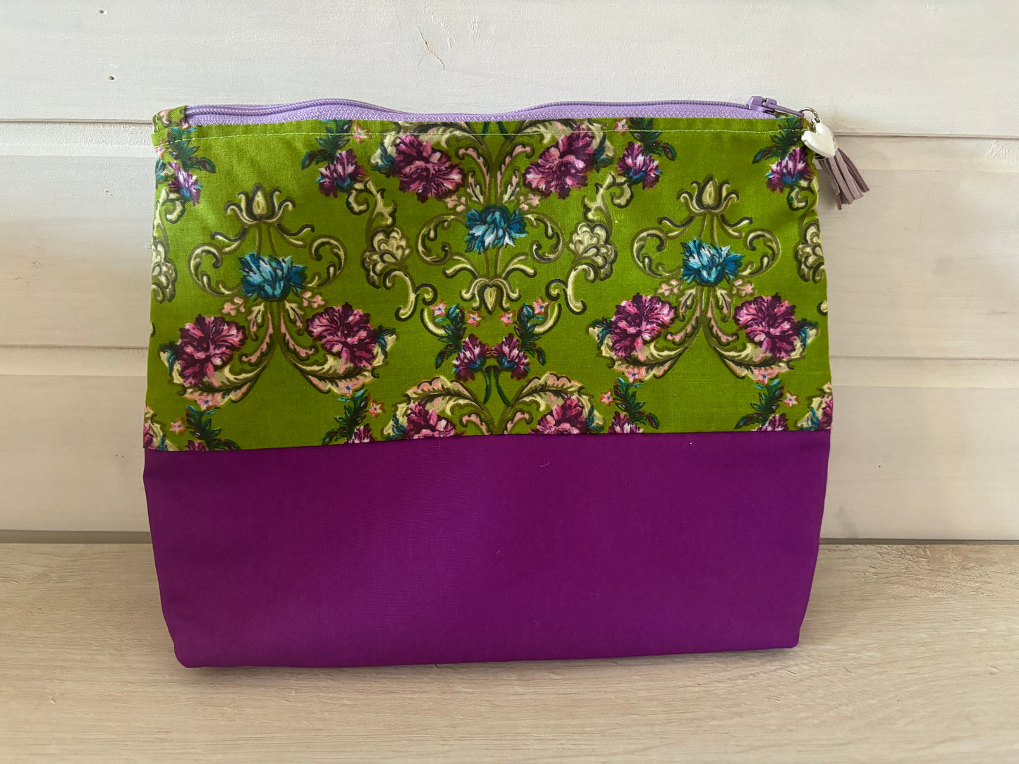 🌸 Handmade Clutches: Color, Spring, and a Unique Touch! 🌸