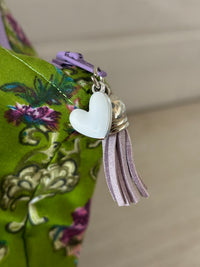 🌸 Handmade Clutches: Color, Spring, and a Unique Touch! 🌸