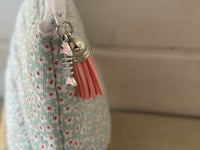 🌸 Handmade Clutches: Color, Spring, and a Unique Touch! 🌸