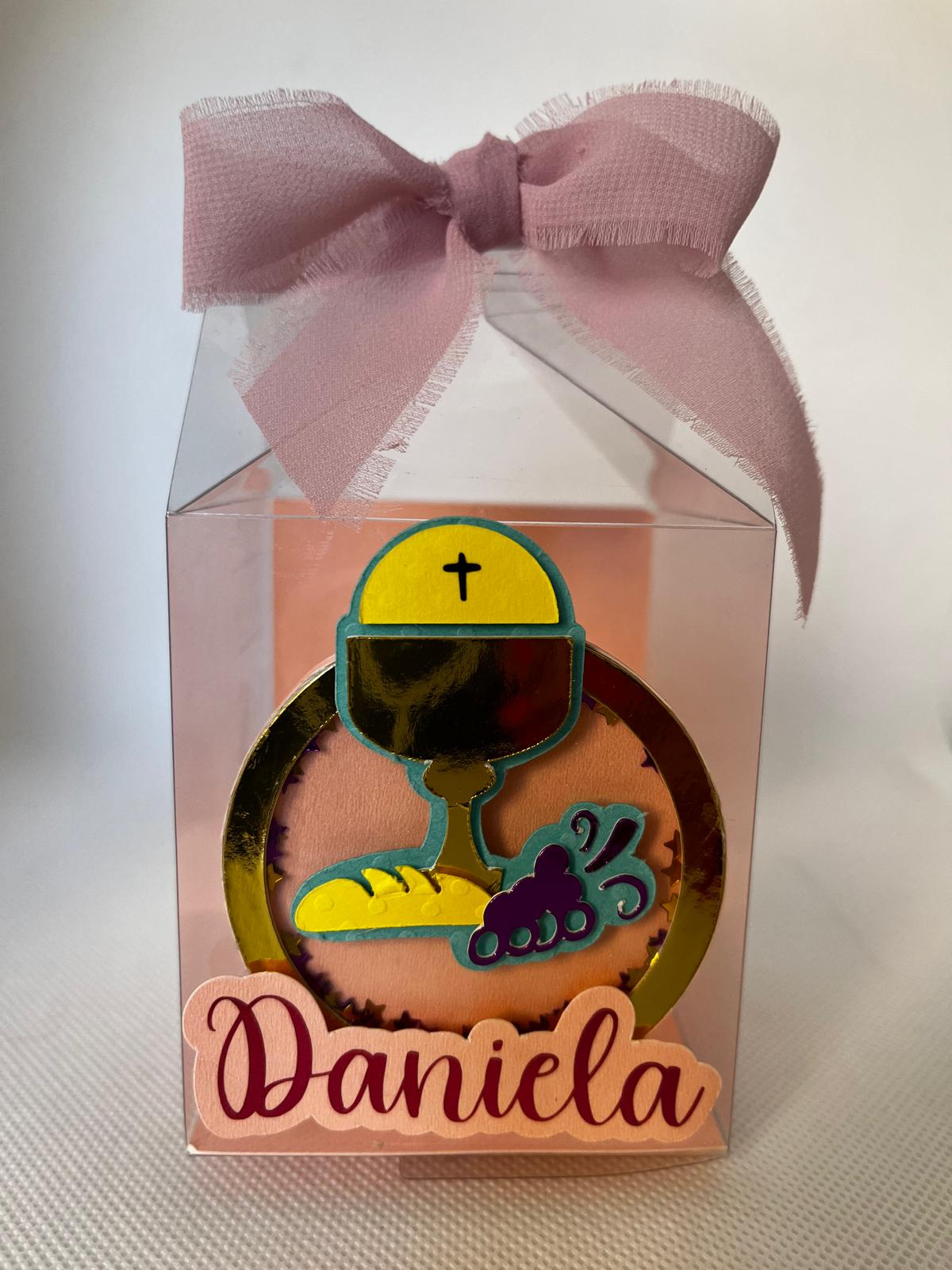 Personalized favor boxes